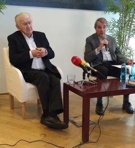 “Un armario lleno de sombra” y “La pobreza”, de Antonio Gamoneda