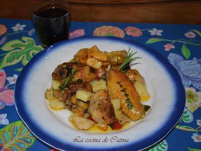 Pollo con patatas y hierbas aromáticas