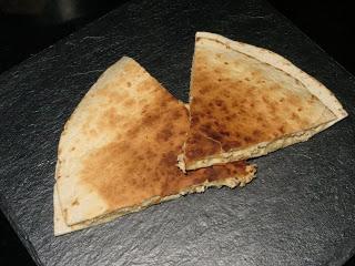 QUESADILLA DE POLLO CON MAMBO