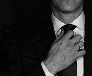 A LA DERECHA DEL PADRE