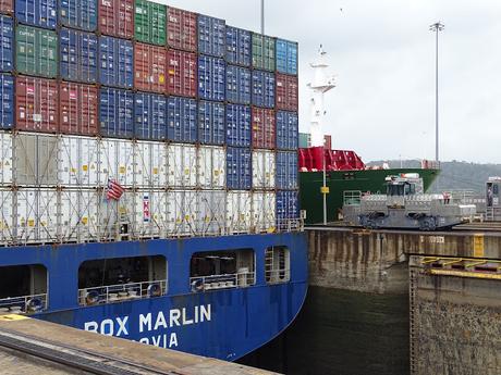 PANAMÁ : LAS ESCLUSAS DE GATUN EN EL CANAL DE PANAMÁ