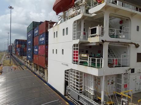 PANAMÁ : LAS ESCLUSAS DE GATUN EN EL CANAL DE PANAMÁ