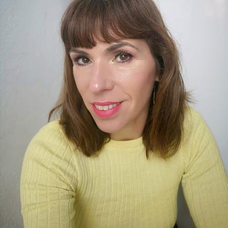 look amarillo y rosa rostro