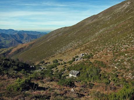 Circular al Vízcares por Traslafuente y Llebrada.