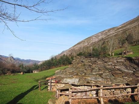 Circular al Vízcares por Traslafuente y Llebrada.