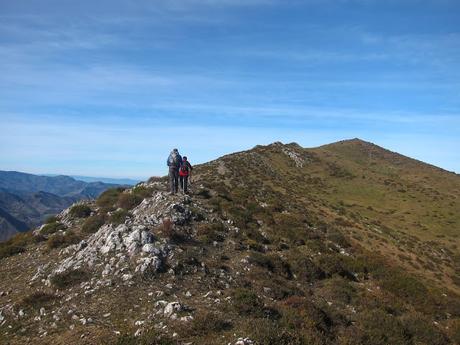 Circular al Vízcares por Traslafuente y Llebrada.