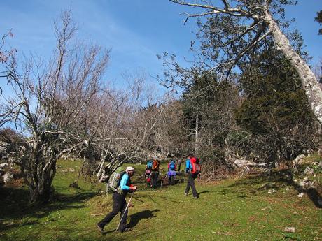Circular al Vízcares por Traslafuente y Llebrada.