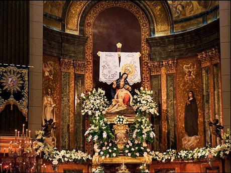 Viernes de Dolores, ofrenda a nuestra patrona, la Virgen de la Caridad