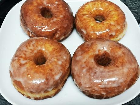 Donuts caseros, glaseados y esponjosos