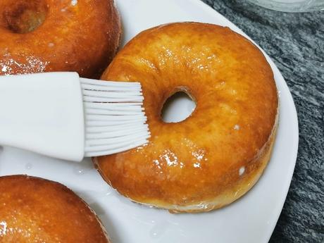 Donuts caseros, glaseados y esponjosos