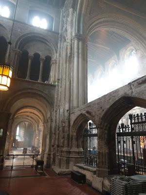 ROMÁNICO EN LONDRES. SAINT BARTHOLOMEW THE GREAT. Vista Transepto Norte 