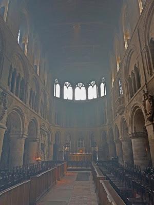 SAINT BARTHOLOMEW THE GREAT. nave ROMÁNICO EN LONDRES. SAINT BARTHOLOMEW THE GREAT. nave