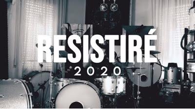 La España encerrada canta y resiste, “erguida frente a todo”.