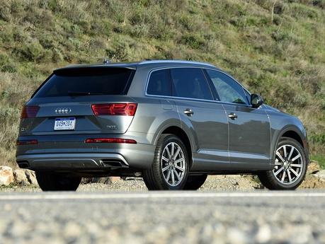 2017 Audi Q7 Premium Vs Premium Plus