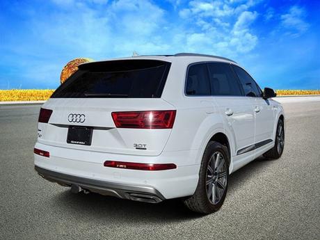 2017 Audi Q7 Premium Vs Premium Plus