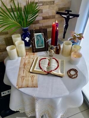 Elaboración de un altar familiar para la Semana Santa