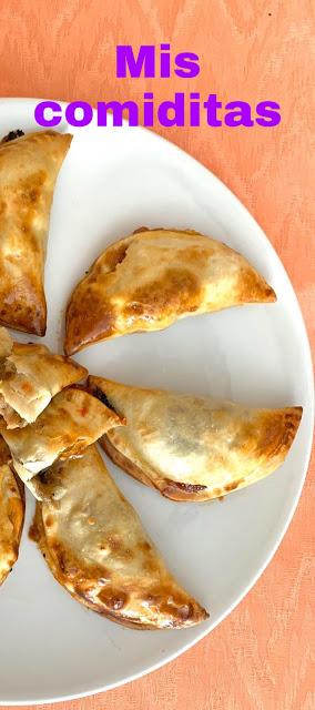 EMPANADILLAS DE BERENJENA, QUESO Y  PIMIENTO CONFITADO