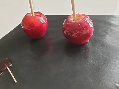 MANZANAS DE CARAMELO MANZANAS DE CARAMELO