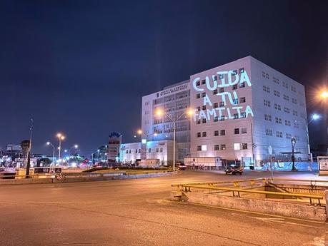 Proyectan mensaje en el Hospital Central “Cuida a tu familia”