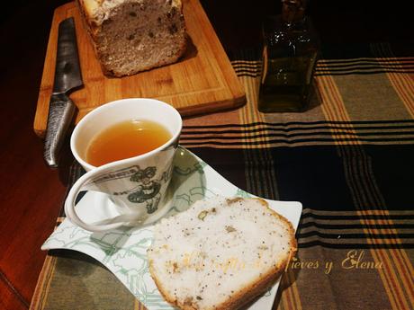 Pan de leche con nueces y semillas sin gluten