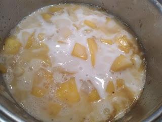 SALMON Y GAMBAS CON SALSA DE MANGO, COCO Y RON