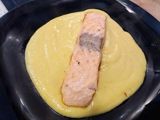 SALMON Y GAMBAS CON SALSA DE MANGO, COCO Y RON