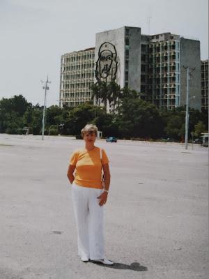 SALMON Y GAMBAS CON SALSA DE MANGO, COCO Y RON