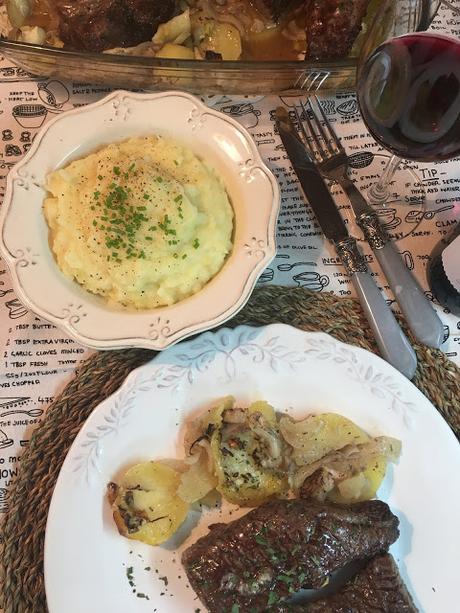 Churrasco Al Horno Con Cebolla, Ajo Y Patatas