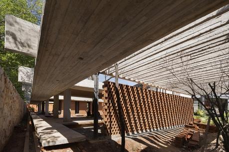 08_Casa Patios_en_construcción - © Federico Cairoli