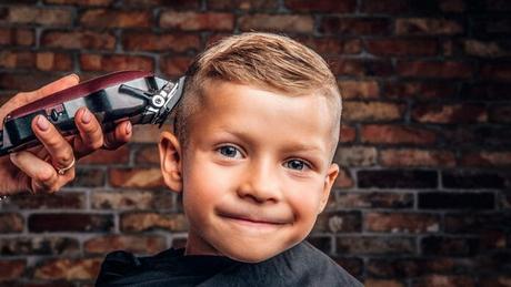 Cómo cortar el pelo en casa… y con estilo