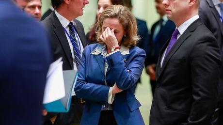 La cigarra (España) quiere aprovecharse de la hormiga (Europa del Norte) sin rectificar ni admitir que es frívola y manirrota