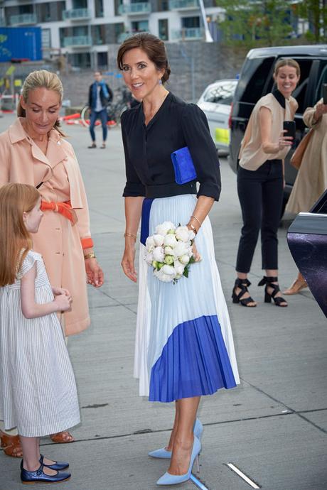 Look Boda Falda Plisada