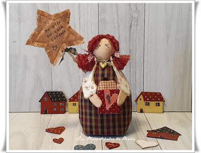 MUÑECA BEE DISEÑO DE LILY GALLARDO