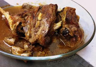 PIERNA DE CORDERO AL HORNO