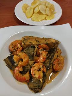 RODABALLO CON LANGOSTINOS A LA CREMA RODABALLO CON LANGOSTINOS A LA CREMA