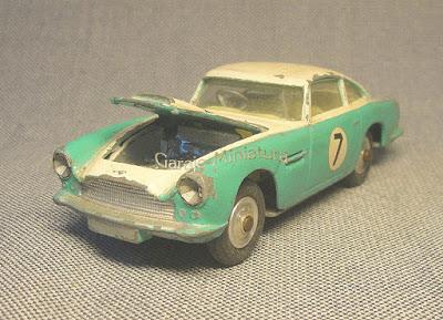 Aston Martin de Corgi