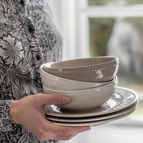 vajillas de porcelana scandinavian tableware scandinavian porcelain scandinavian plates scandinavian mugs scandinavian design porcelana nórdica nordic table nordic cuisine menaje hogar menaje cocina household items diseño nórdico diseño escandinavo design plate bowl mug  