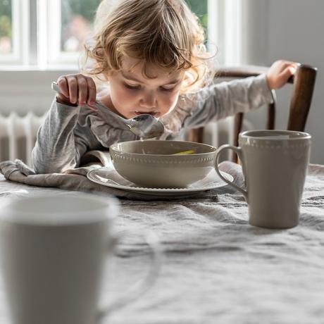 vajillas de porcelana scandinavian tableware scandinavian porcelain scandinavian plates scandinavian mugs scandinavian design porcelana nórdica nordic table nordic cuisine menaje hogar menaje cocina household items diseño nórdico diseño escandinavo design plate bowl mug  