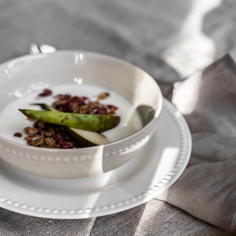 vajillas de porcelana scandinavian tableware scandinavian porcelain scandinavian plates scandinavian mugs scandinavian design porcelana nórdica nordic table nordic cuisine menaje hogar menaje cocina household items diseño nórdico diseño escandinavo design plate bowl mug  