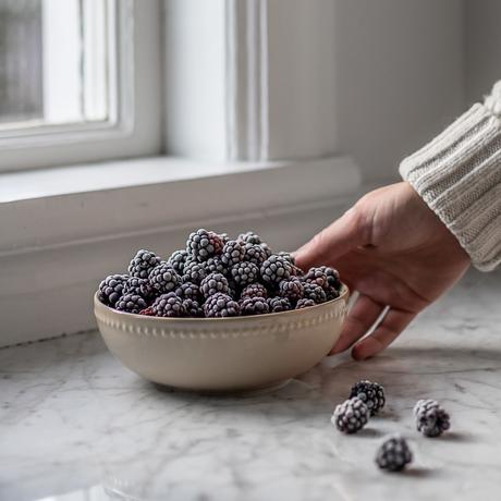 vajillas de porcelana scandinavian tableware scandinavian porcelain scandinavian plates scandinavian mugs scandinavian design porcelana nórdica nordic table nordic cuisine menaje hogar menaje cocina household items diseño nórdico diseño escandinavo design plate bowl mug  