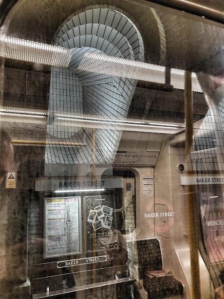 London (London Underground-Baker Street): Elementaty