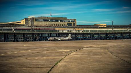 como ir del aeropuerto de schonefeld a berlin