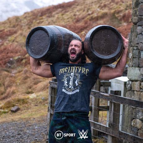 Drew Mcintyre agradece a la Roca Drew Mcintyre agradece a la Roca