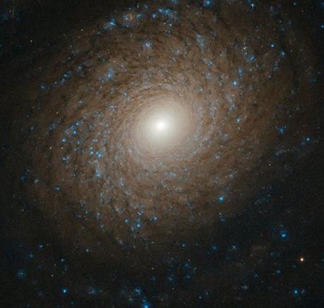 NGC 2273: Una galaxia doblemente espiral NGC 2273: Una galaxia doblemente espiral