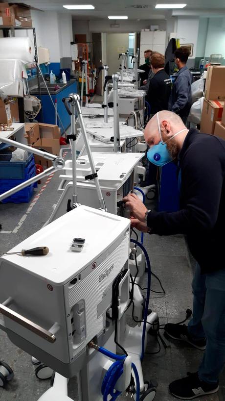 El traslado y puesta en marcha de los respiradores en España El traslado y puesta en marcha de los respiradores en España