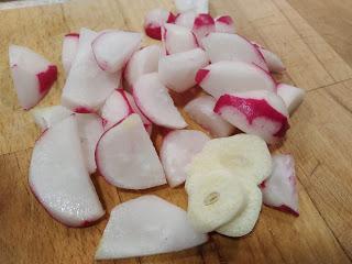 GAZPACHO PERRERO (SOPA DE ALMEJAS Y RABANOS CON NARANJAS)