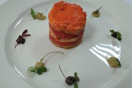 Timbal de bacalao y pimiento con tapenade