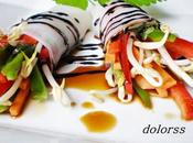 Rollitos crudités salsa agridulce
