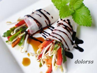 Rollitos de crudités con salsa agridulce