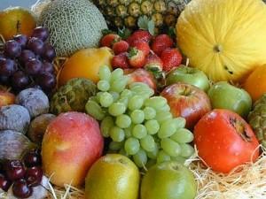 COMER FRUTAS CON EL ESTÓMAGO VACÍO